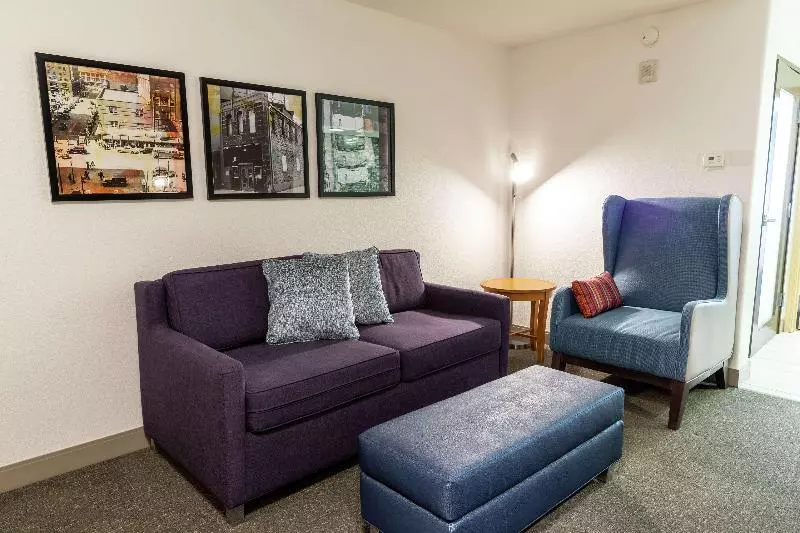 キングサイズベッドのスイートルーム, Hilton Garden Inn Des Moines West