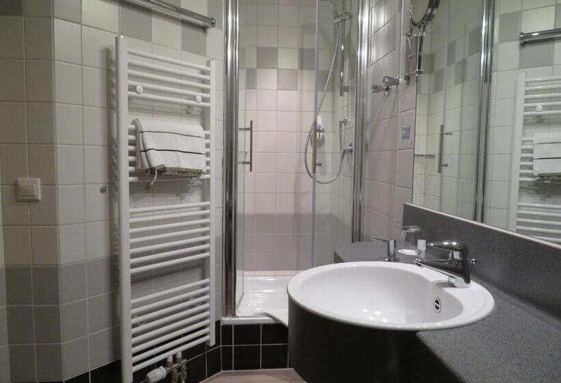 舒适三人间, Ifen