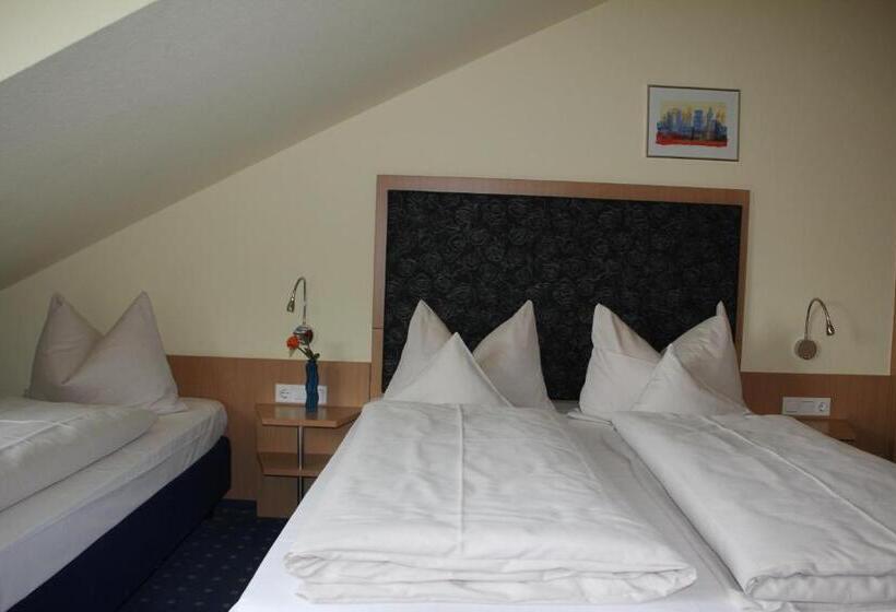 舒适三人间, Ifen