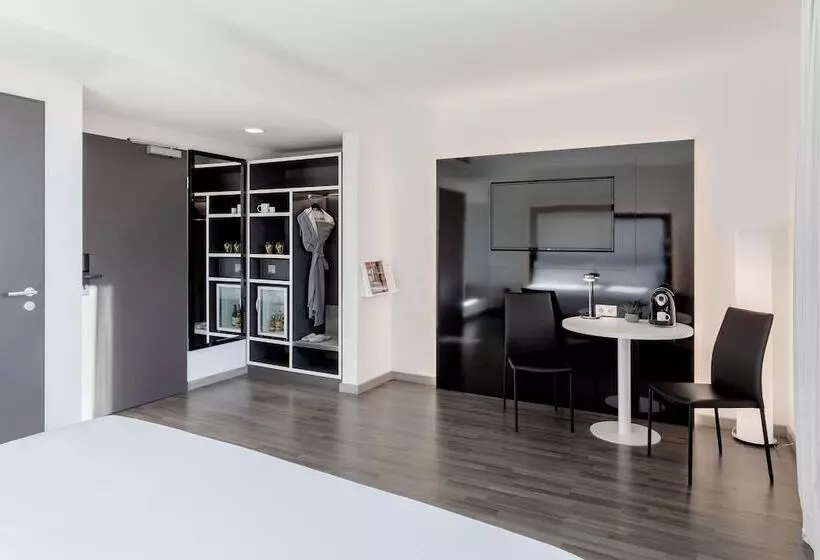 Standard Interior Room