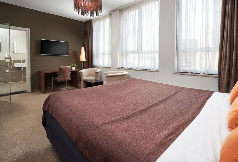 Номер Superior, La Reine