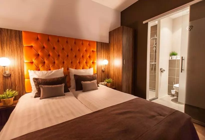 Comfort-huone, La Reine