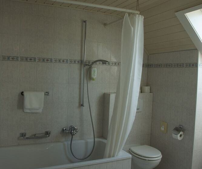 חדר סופריור, Murten