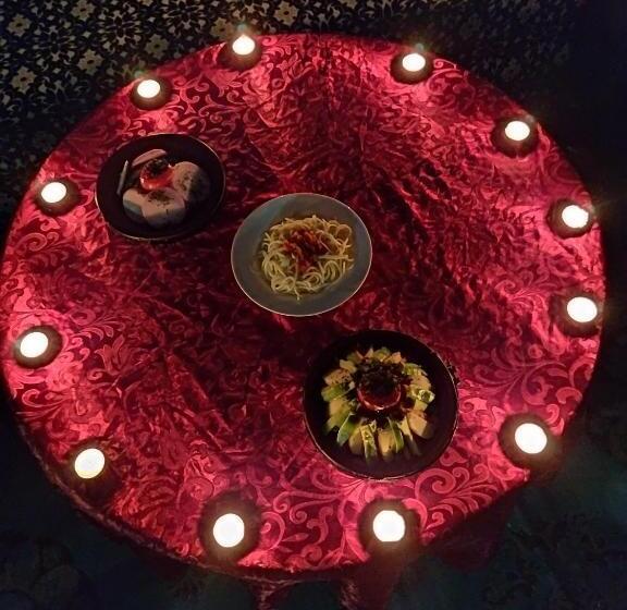 חדר דלוקס יחיד, Atlas