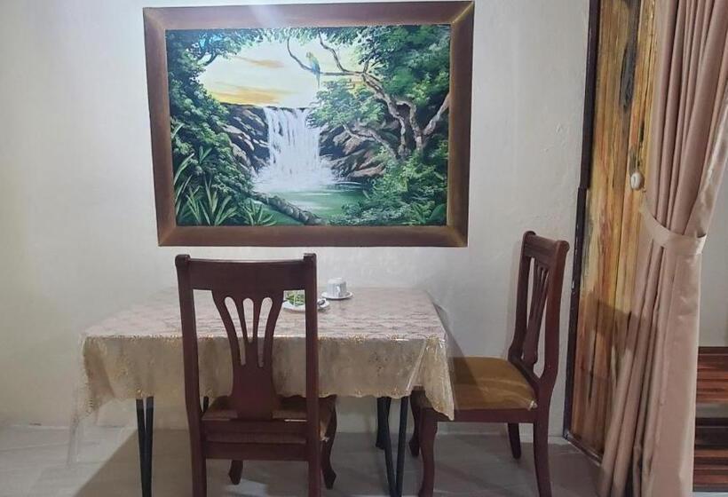 سوییت خانوادگی, Casa Blanca Hortencia