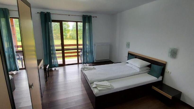 חדר סטנדרט לשלושה, Popasul Din Lunca