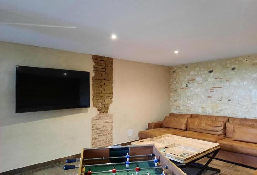 חדר משפחתי, Les Chambres De Lili