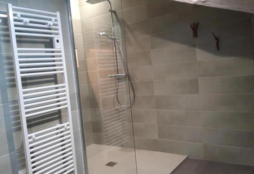 חדר משפחתי, Les Chambres De Lili