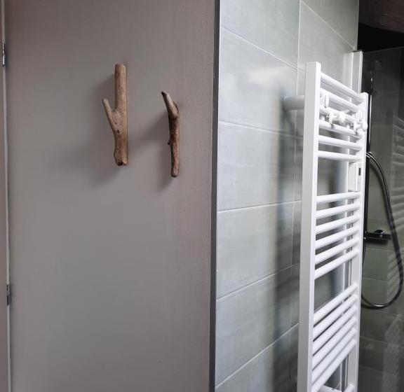 חדר משפחתי, Les Chambres De Lili