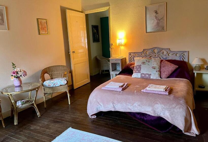 Номер Стандарт Вид на Сад, Les Contes