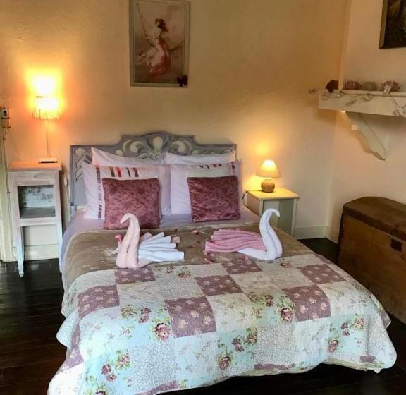 Номер Стандарт Вид на Сад, Les Contes