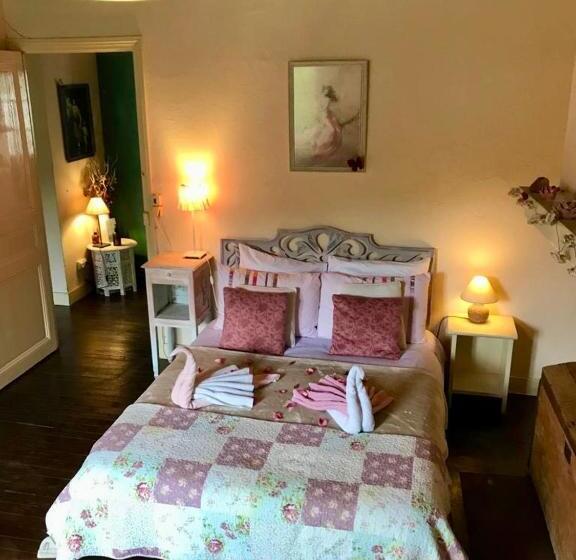 Номер Стандарт Вид на Сад, Les Contes