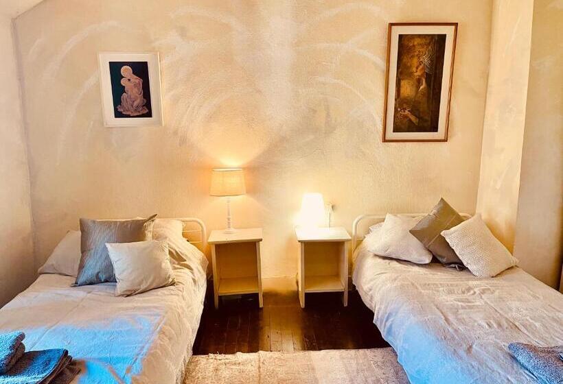 Номер Стандартный с Видом, Les Contes