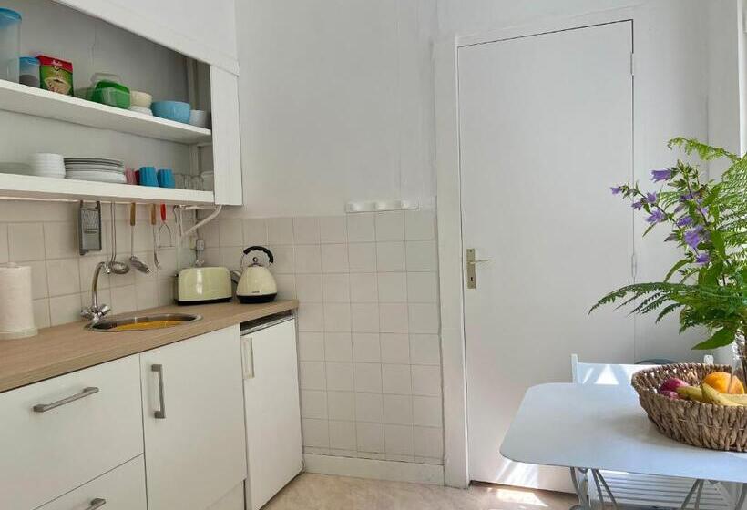 Апартаменты 1 Спальня с Видом, Les Contes