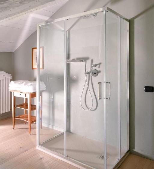 带大床的高级房间, Pampucet