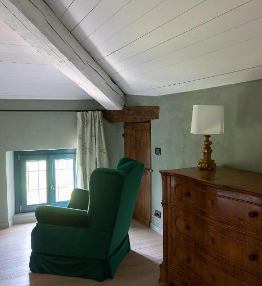 带大床的高级房间, Pampucet