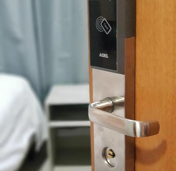 디럭스 룸, Aero Inn