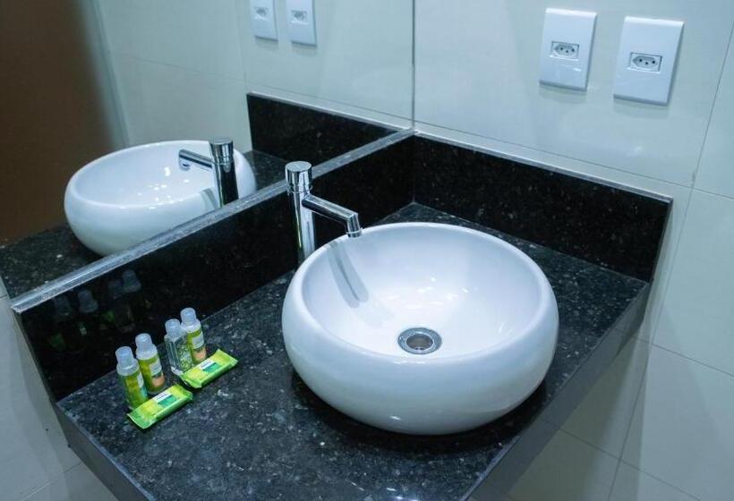 디럭스 룸, Aero Inn