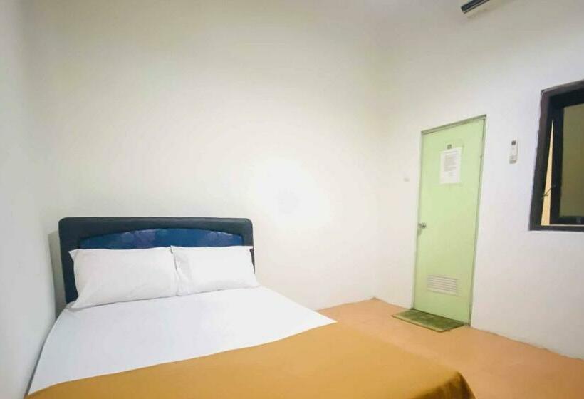 اتاق استاندارد, Kanca Homestay Mitra Reddoorz Near Gor Untung Suropati