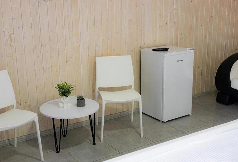 اتاق لوکس, Lotus & Spa