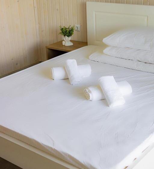 اتاق لوکس, Lotus & Spa