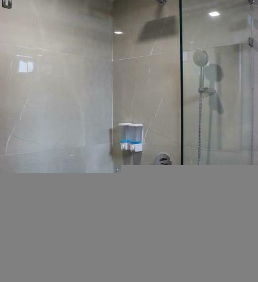 غرفة قياسية, Paras Heights