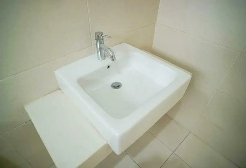 デラックスルーム, Reddoorz @ Bukit Palma Surabaya