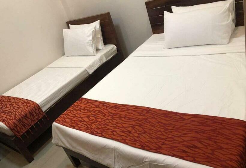 اتاق استاندارد سه نفره, Reddoorz At Sta Cruz Naga City