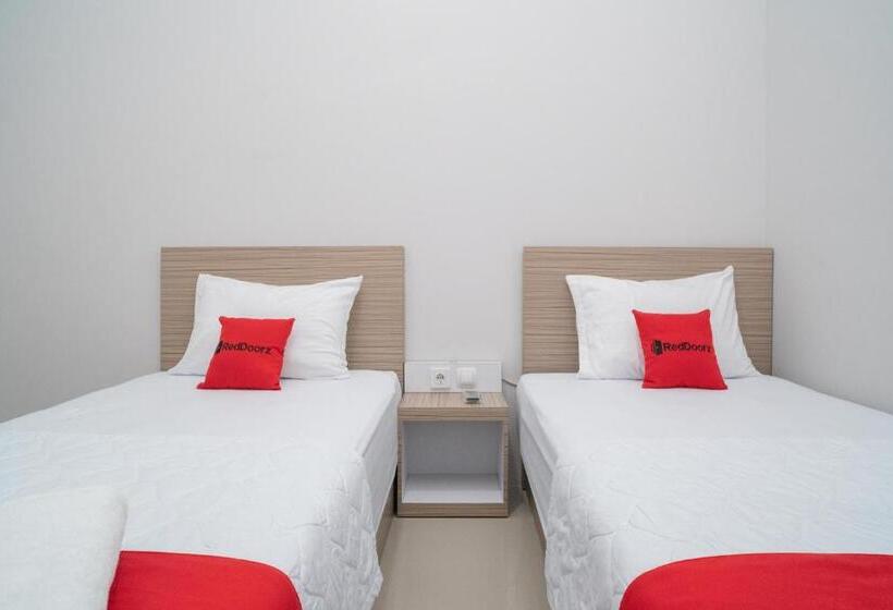 스탠다드 룸, Reddoorz Syariah Near Jalan Ahmad Yani Banjarmasin 3