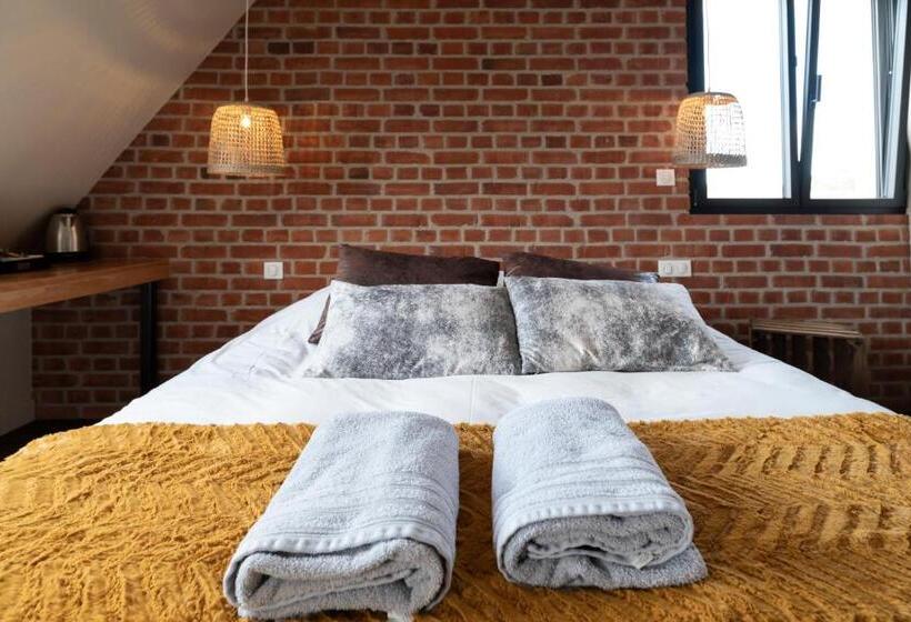 סוויטה משפחתית, Au Coeur Du Village