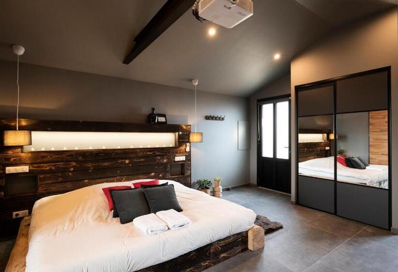 סוויטה עם ג'קוזי, Au Coeur Du Village