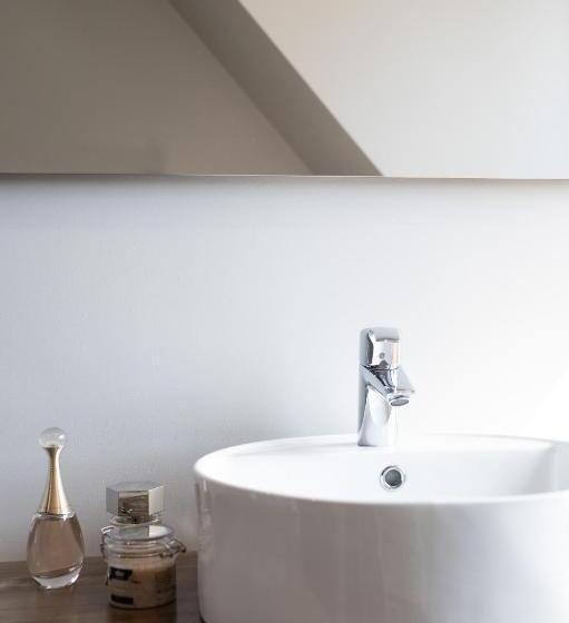 חדר משפחתי, Au Coeur Du Village