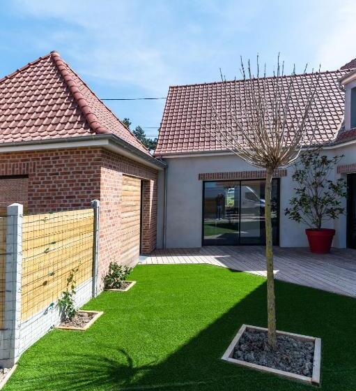 חדר משפחתי, Au Coeur Du Village