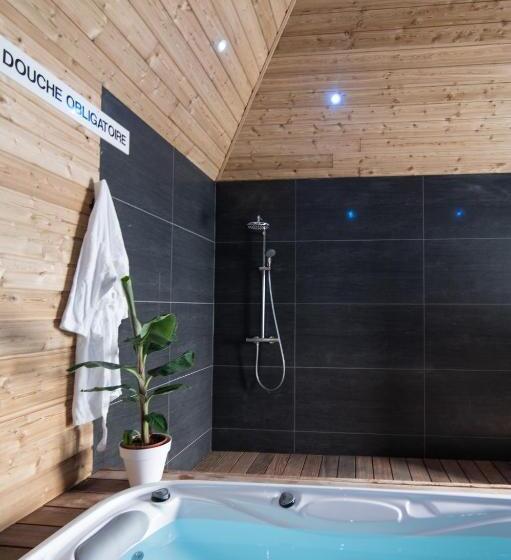 סוויטה משפחתית, Au Coeur Du Village