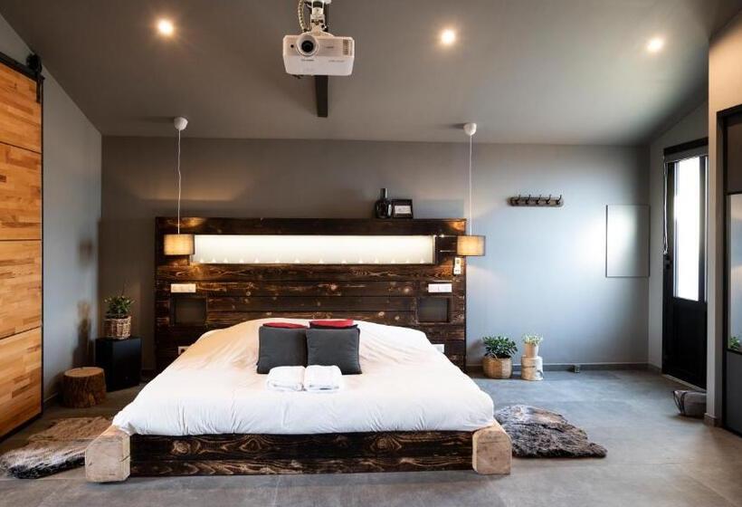 סוויטה עם ג'קוזי, Au Coeur Du Village