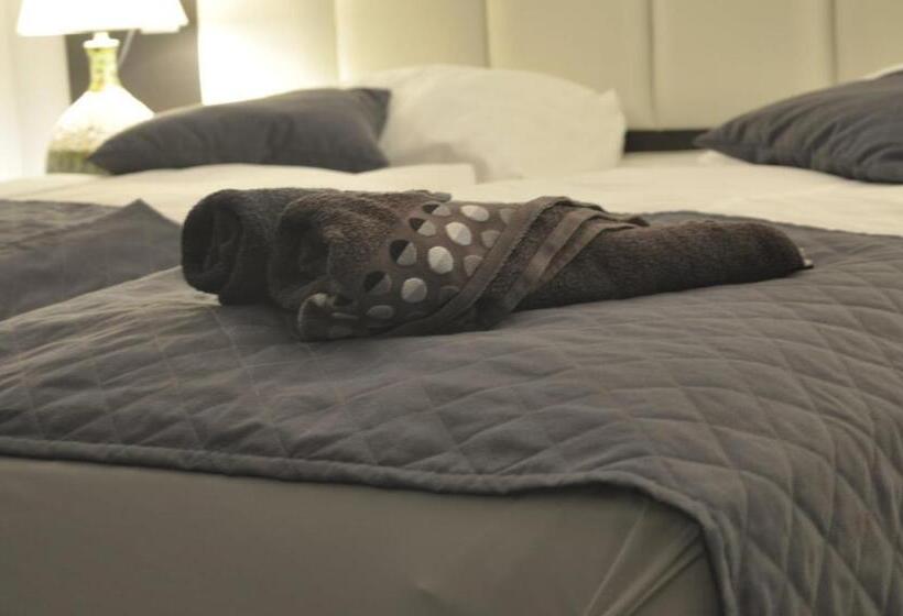 اتاق استاندارد چهارنفره با بالکن, Villa Karpacz