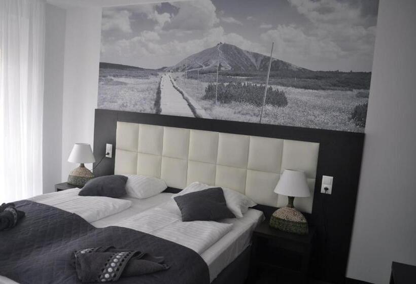 اتاق استاندارد سه تخته با بالکن, Villa Karpacz