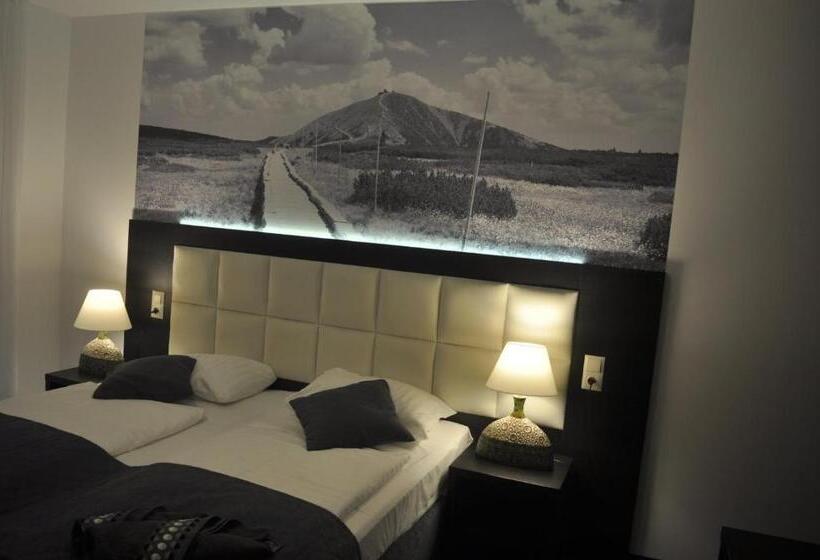 اتاق استاندارد سه تخته با بالکن, Villa Karpacz