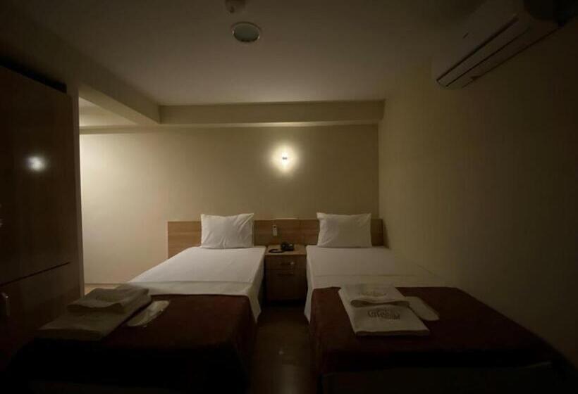 חדר סטנדרט, Grand Life