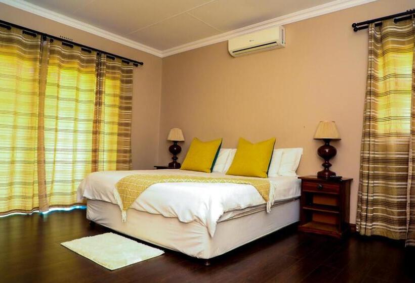 Номер Deluxe, The Exclusive Guesthouse