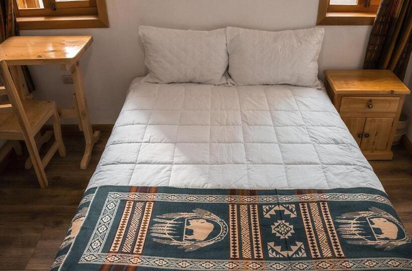 Quarto Deluxe, Chasky Cuenca
