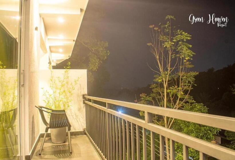 스탠다드 트리플 발코니 룸, Green Heaven Resort Kandy