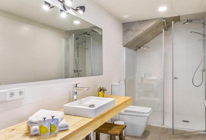 1 Bedroom Penthouse Apartment, La Comuna By Bon Dia Residences