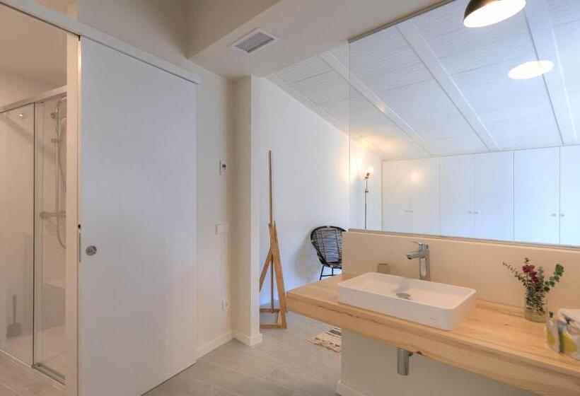 1 Bedroom Penthouse Apartment, La Comuna By Bon Dia Residences