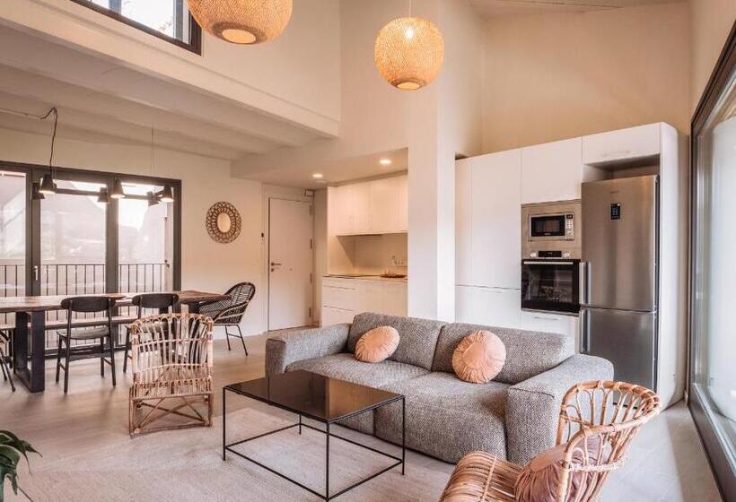 1 Bedroom Penthouse Apartment, La Comuna By Bon Dia Residences