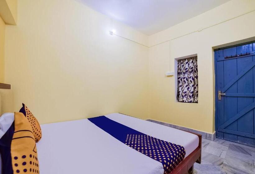 标准三人间, Spot On Luv Kush Inn