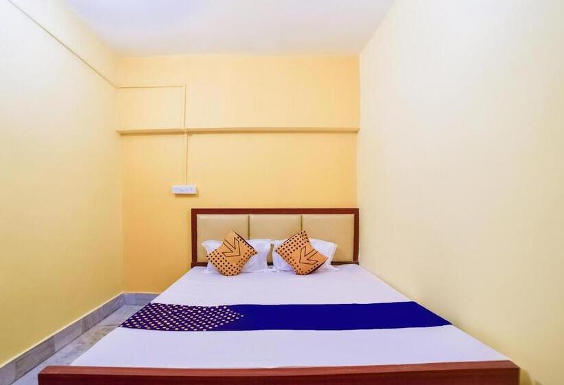 标准三人间, Spot On Luv Kush Inn