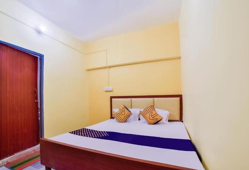 标准三人间, Spot On Luv Kush Inn