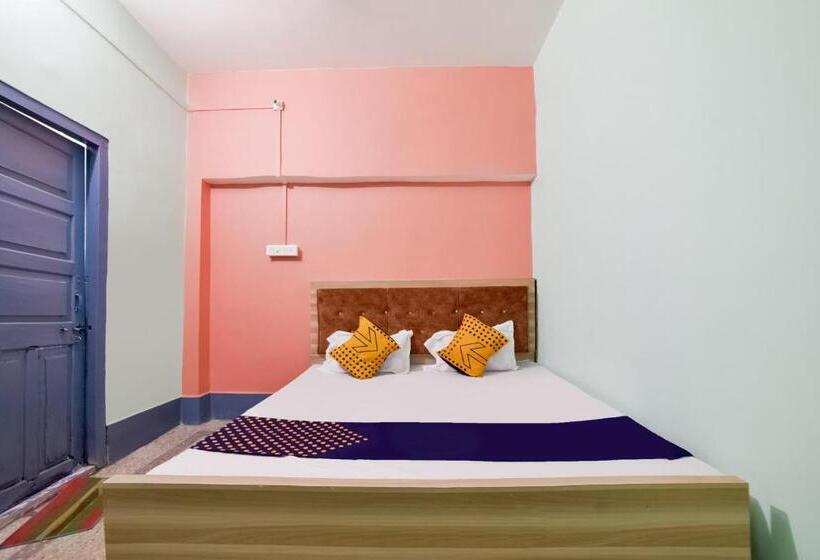 标准三人间, Spot On Luv Kush Inn