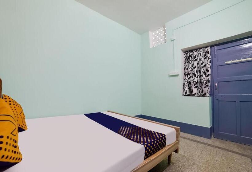 标准三人间, Spot On Luv Kush Inn